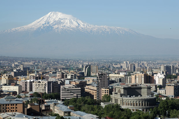 Jerevan - Armenien - Med. Ararat i baggrunden